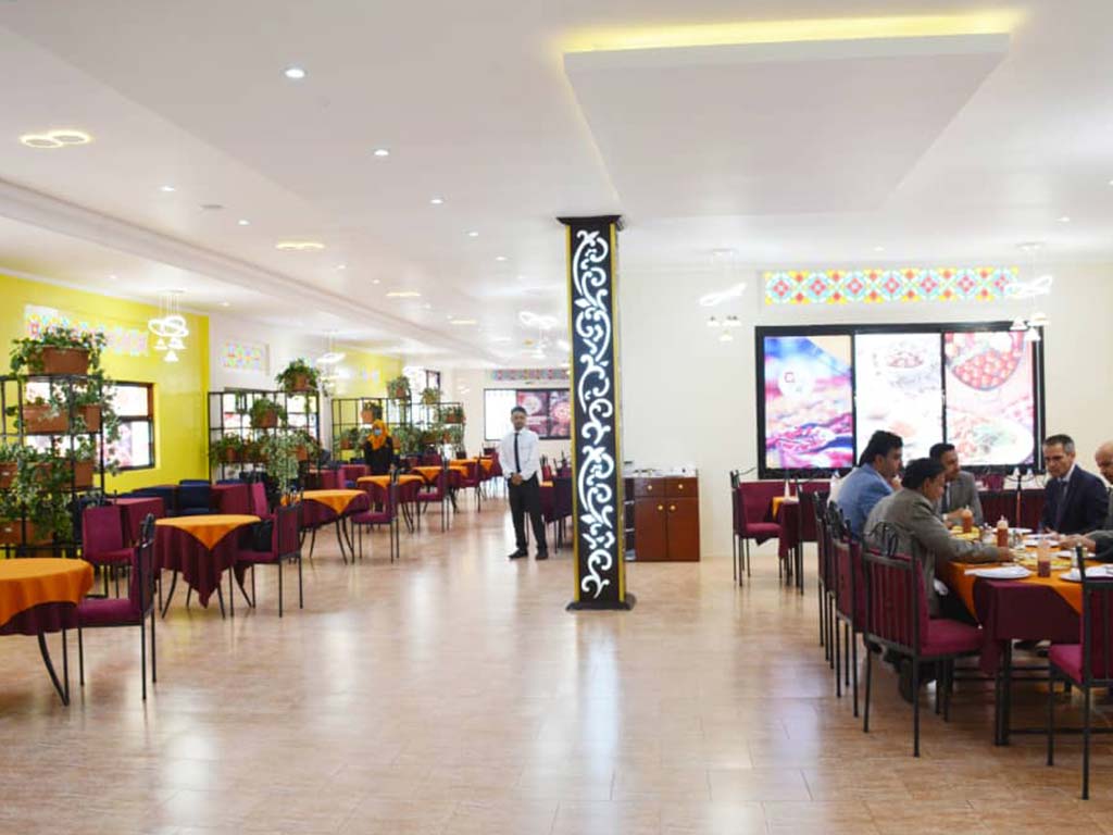 GOLDEN SPOON restaurant